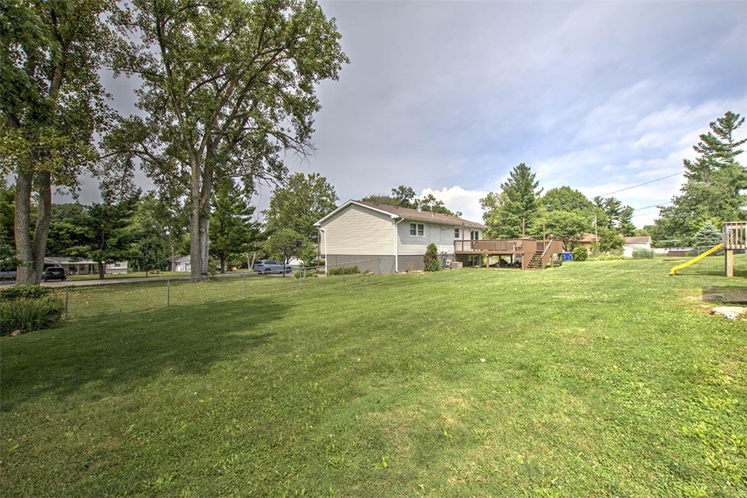 1609 Moorwood Drive Decatur, IL 62521 - Photo 28 of 32