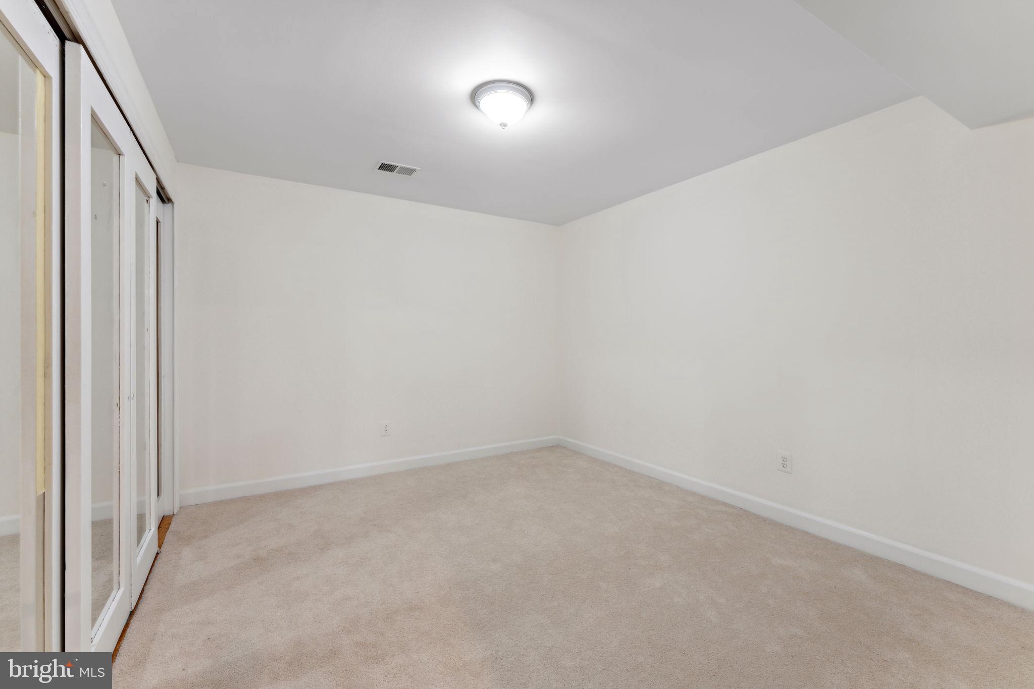 3907 Valley Ridge Drive Fairfax, VA 22033 - Photo 37 of 57