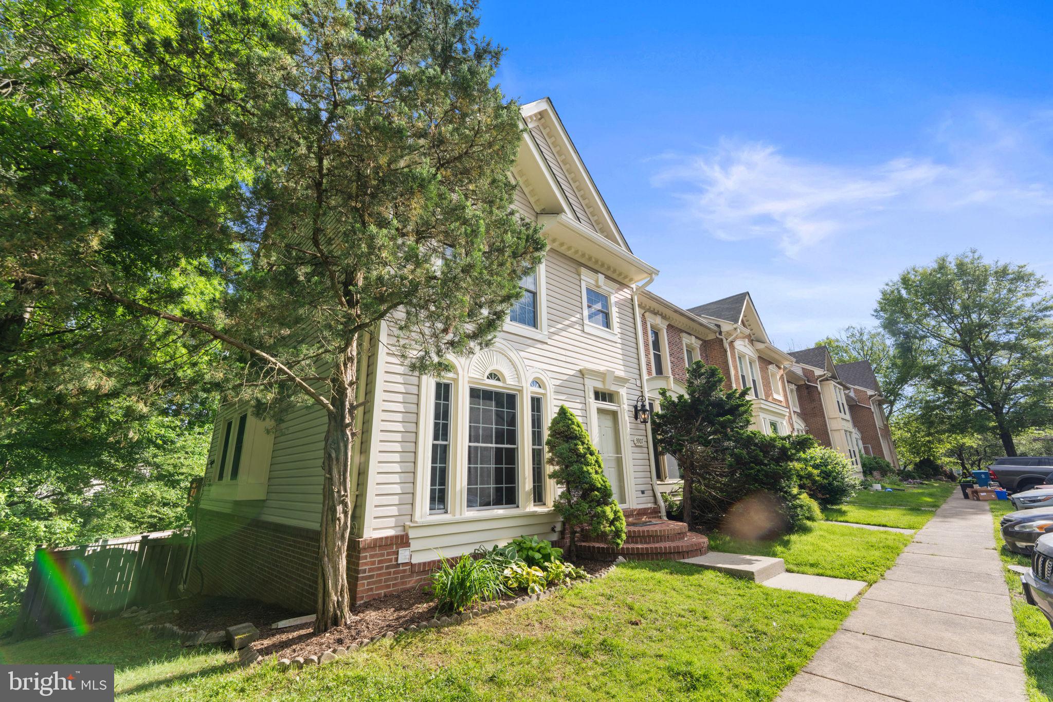 3907 Valley Ridge Drive Fairfax, VA 22033 - Photo 4 of 57