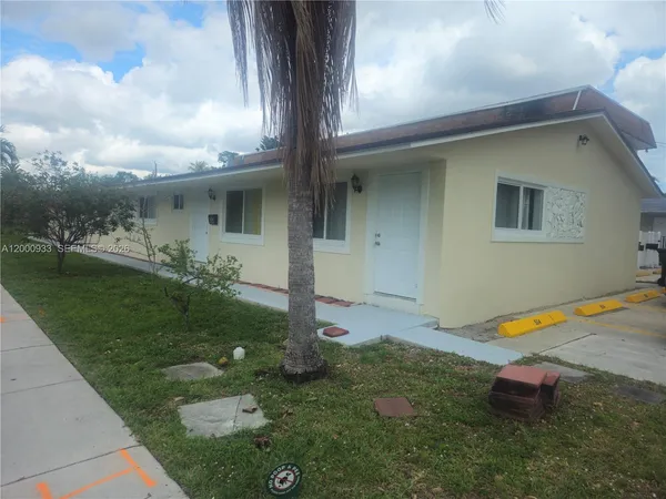 $1,195 | 514 Southwest 2nd Avenue, Unit B, Hallandale Beach, FL 33009