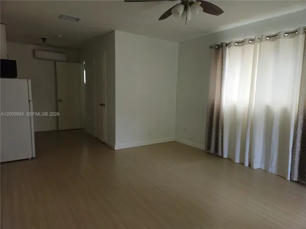 $1,195 | 514 Southwest 2nd Avenue, Unit B, Hallandale Beach, FL 33009