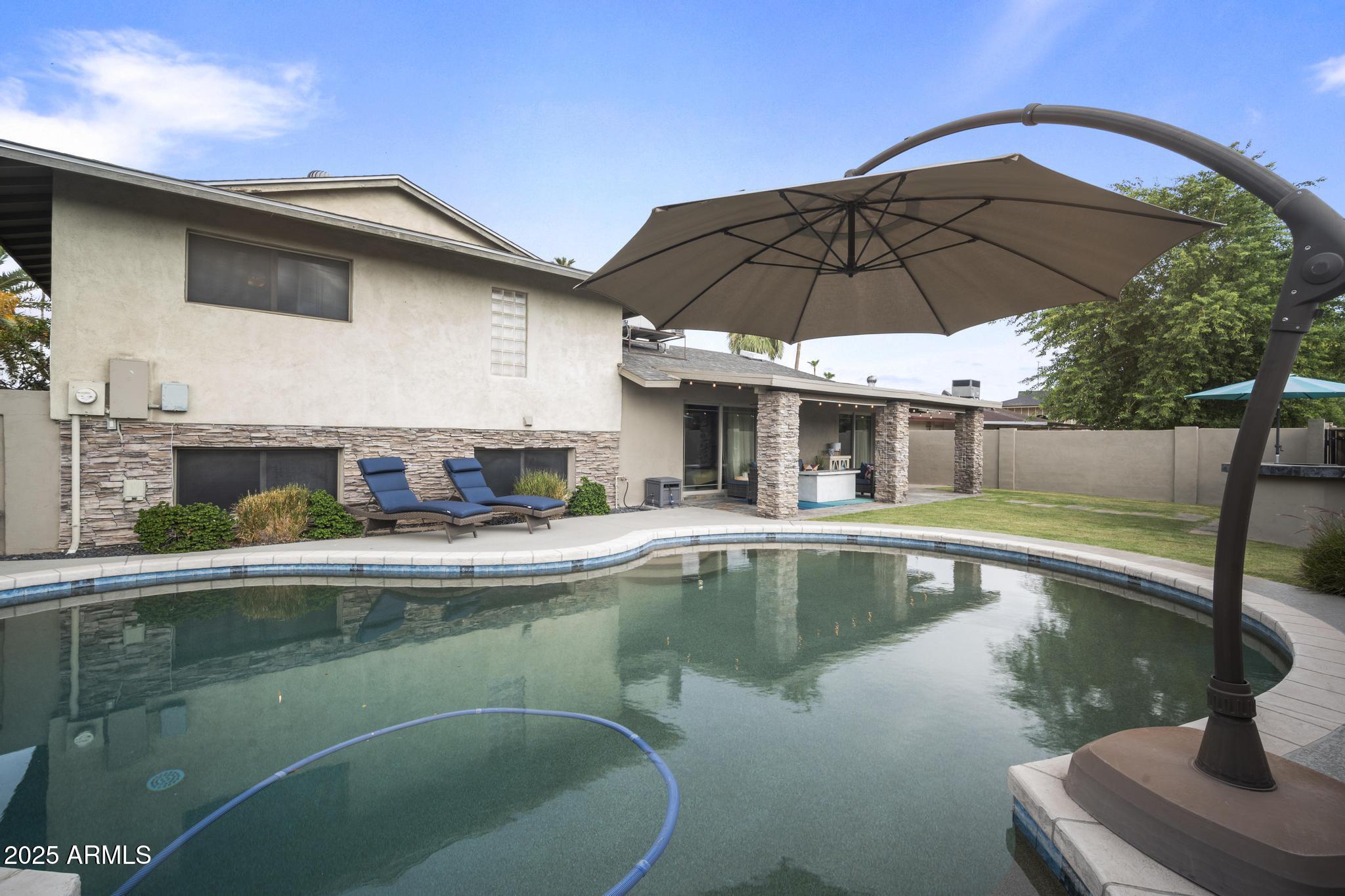 3912 South Elm Street Tempe, AZ 85282 - Photo 28 of 33 a view of a house with swimming pool