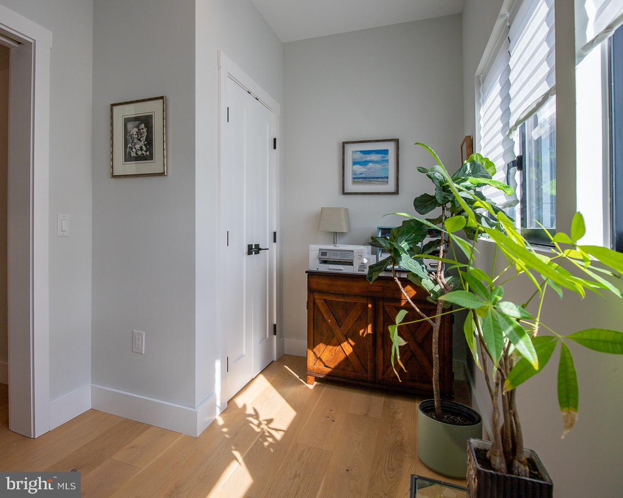 637 Cedar Run Dock Road West Creek, NJ 08092 - Photo 25 of 50 a room with furniture and a potted plant