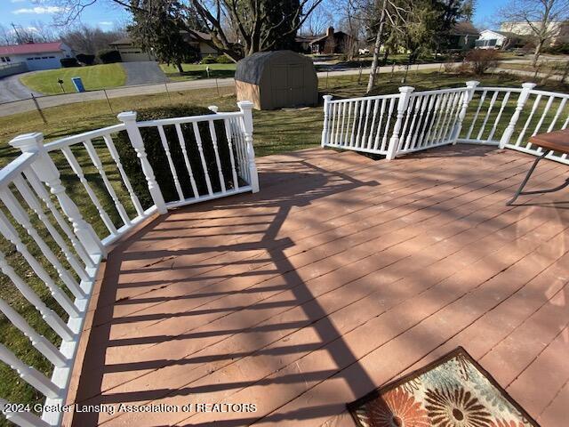 3800 Ridgefield Road Lansing, MI 48906 - Photo 20 of 21 IMG_0683
