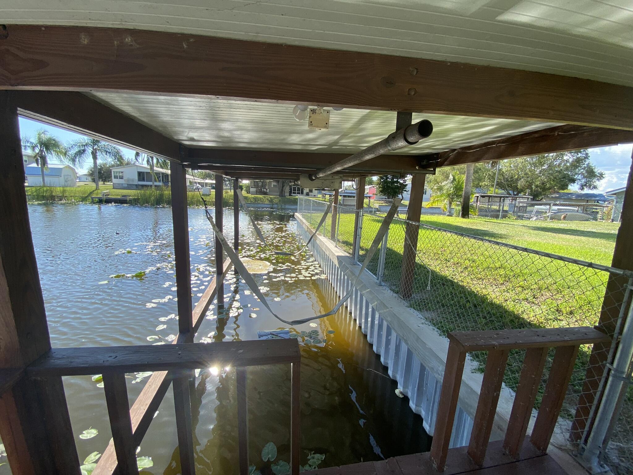 1101 25th Street Okeechobee, FL 34974 - Photo 25 of 28 a view of sitting area in room and deck