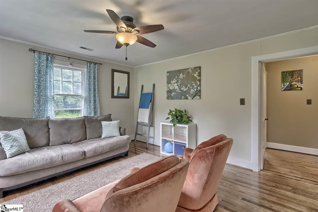 445 Dallas Road Greenville, SC 29607 - Photo 4 of 22 Gallery Image 4