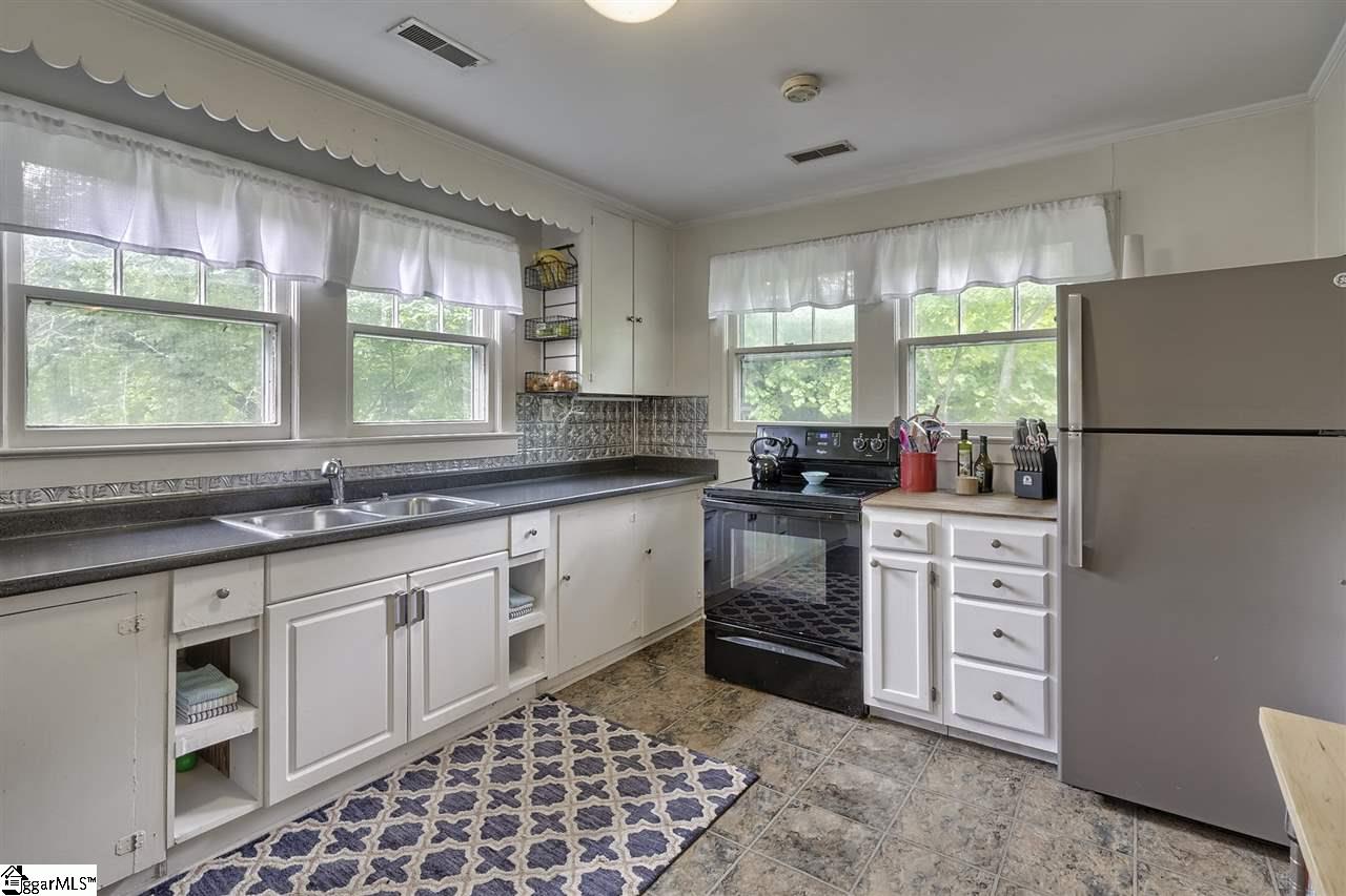 445 Dallas Road Greenville, SC 29607 - Photo 7 of 22 Gallery Image 7
