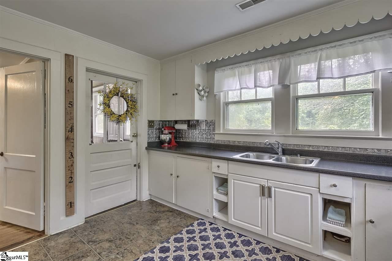 445 Dallas Road Greenville, SC 29607 - Photo 8 of 22 Gallery Image 8