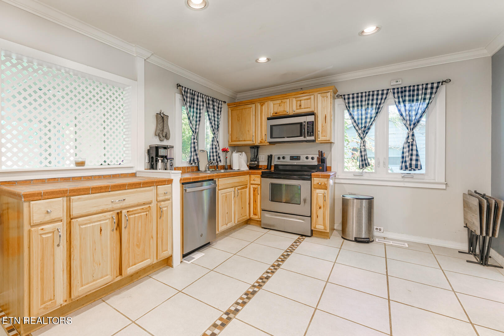 60 Outer Drive Oak Ridge, TN 37830 - Photo 8 of 23 _DSC4350-Edit