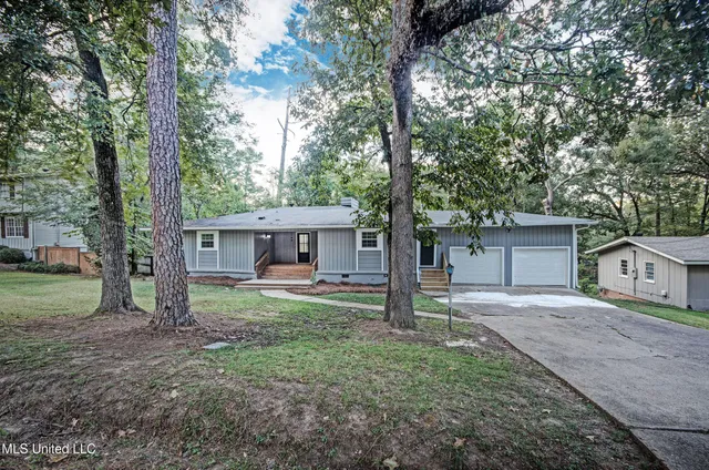 $359,000 | 1782 Hillview Drive, Jackson, MS 39211