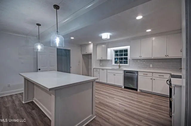 $359,000 | 1782 Hillview Drive, Jackson, MS 39211