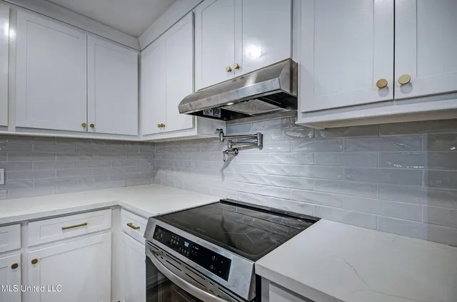 $359,000 | 1782 Hillview Drive, Jackson, MS 39211