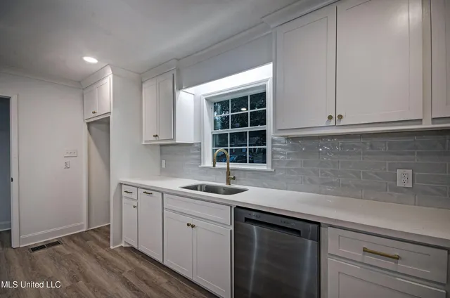 $359,000 | 1782 Hillview Drive, Jackson, MS 39211