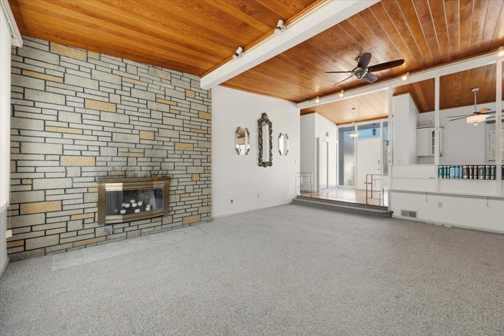 27 Kane Street Fall River, MA 02720 - Photo 13 of 42