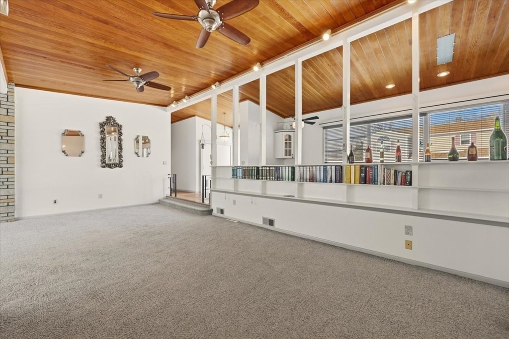 27 Kane Street Fall River, MA 02720 - Photo 17 of 42