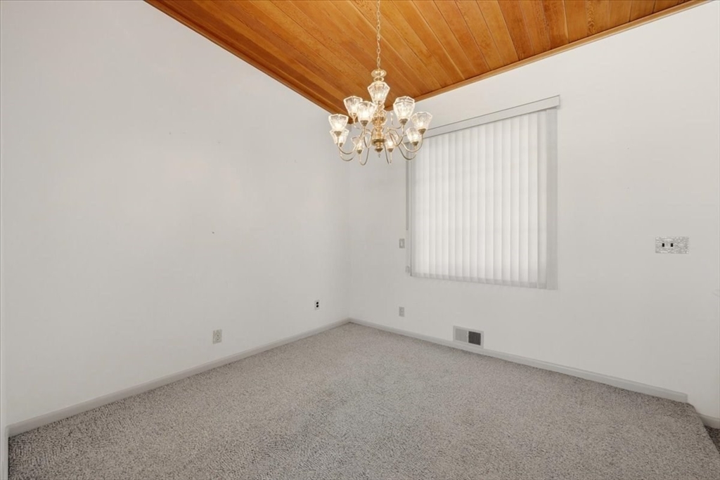 27 Kane Street Fall River, MA 02720 - Photo 20 of 42