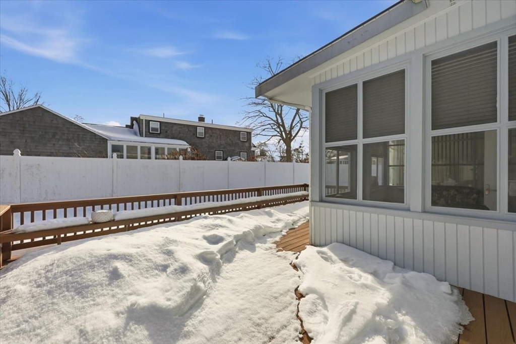 27 Kane Street Fall River, MA 02720 - Photo 5 of 42