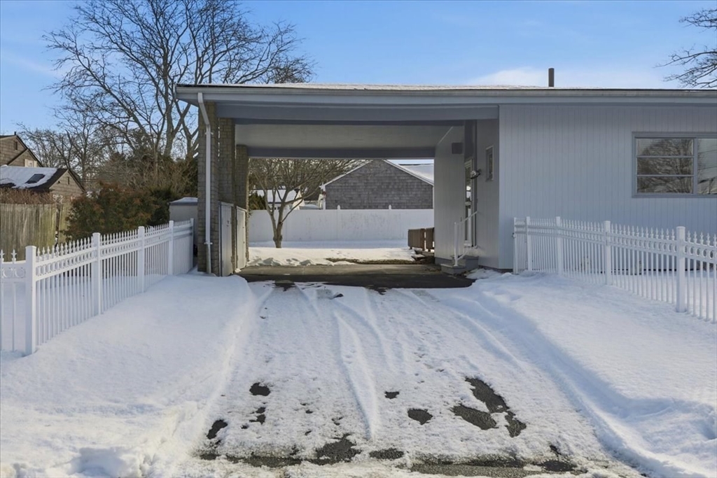 27 Kane Street Fall River, MA 02720 - Photo 6 of 42