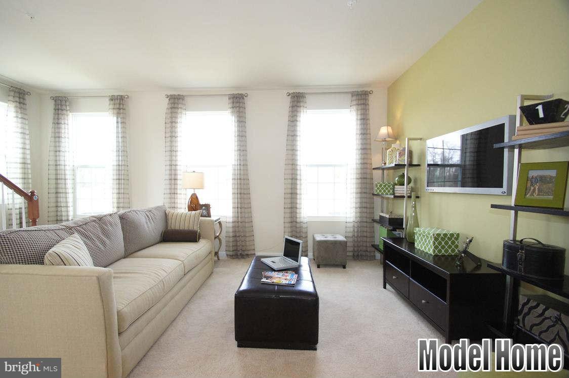 160 Joppa Farm Road Joppa, MD 21085 - Photo 3 of 30 Living Room