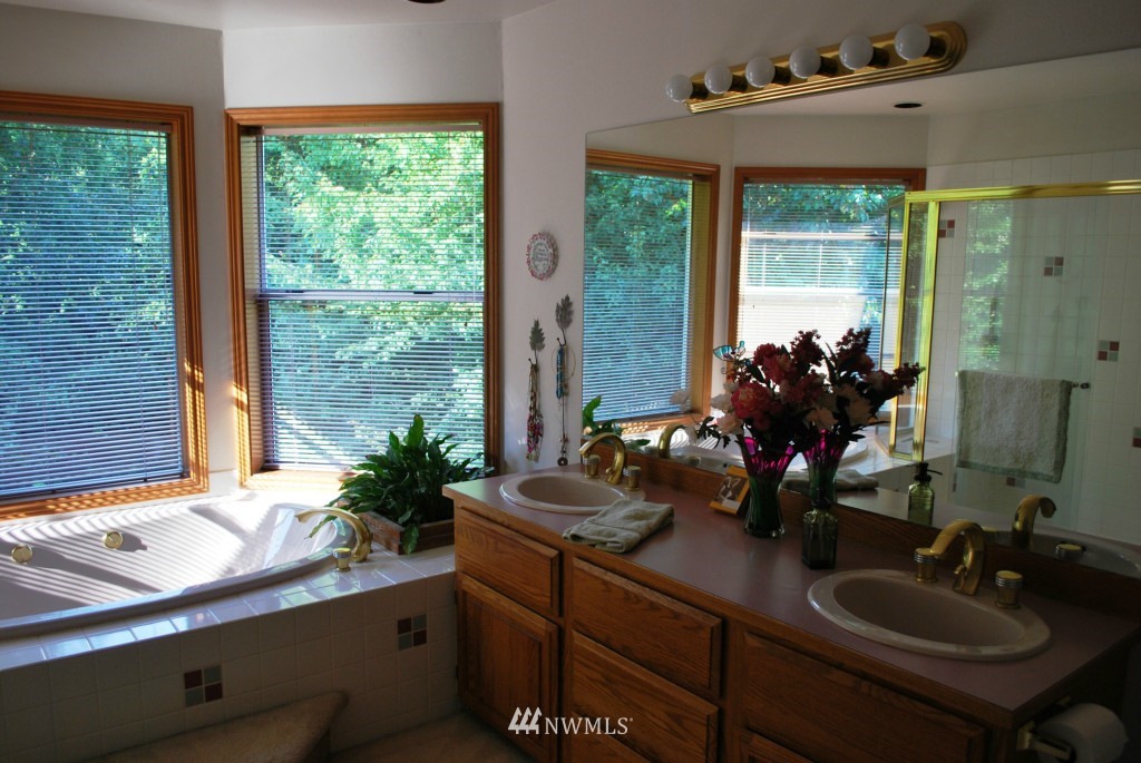 11004 Northeast 197th Street Bothell, WA 98011 - Photo 22 of 24 Gallery Image 22