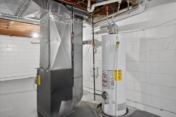 $99,000 | 8222 Roselawn Street, Detroit, MI 48204