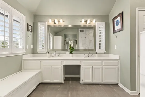 $935,000 | 6711 Lakewood Point Cove, Austin, TX 78750