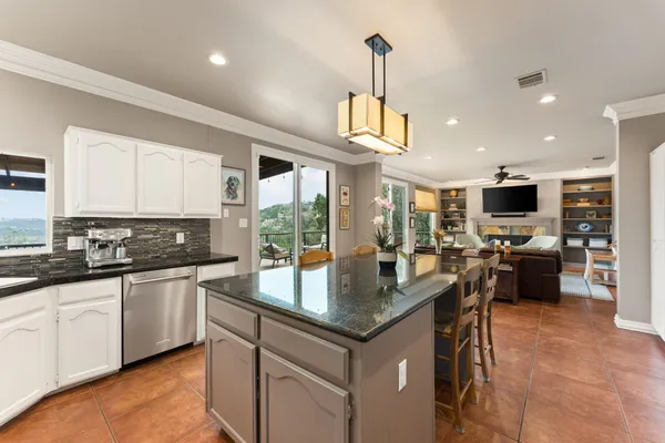 $935,000 | 6711 Lakewood Point Cove, Austin, TX 78750