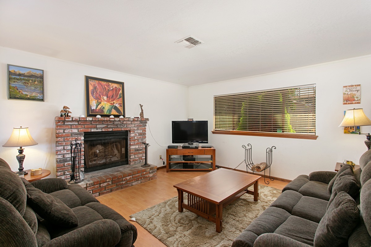 469 Rancho Vista Road Vista, CA 92083 - Photo 4 of 25 Gallery Image 4