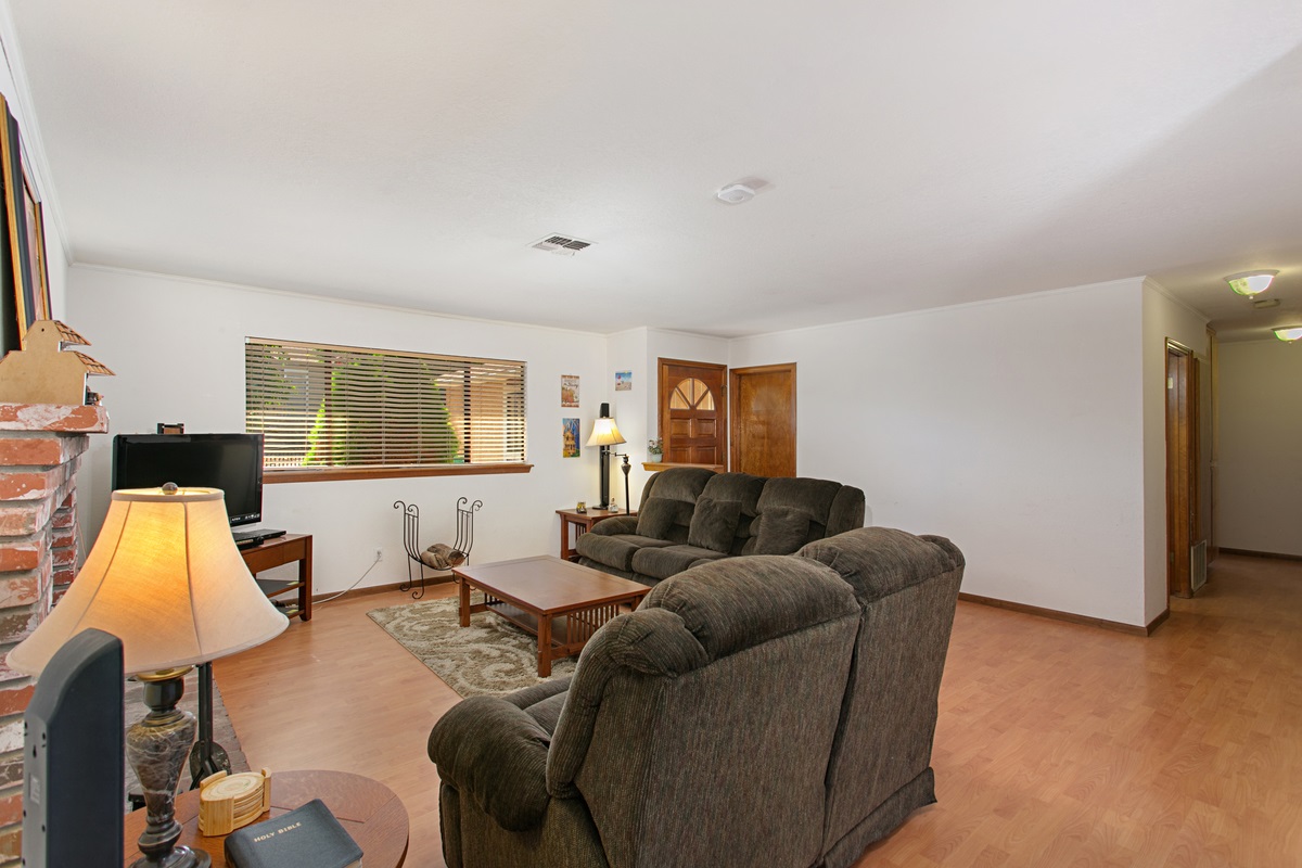 469 Rancho Vista Road Vista, CA 92083 - Photo 5 of 25 Gallery Image 5