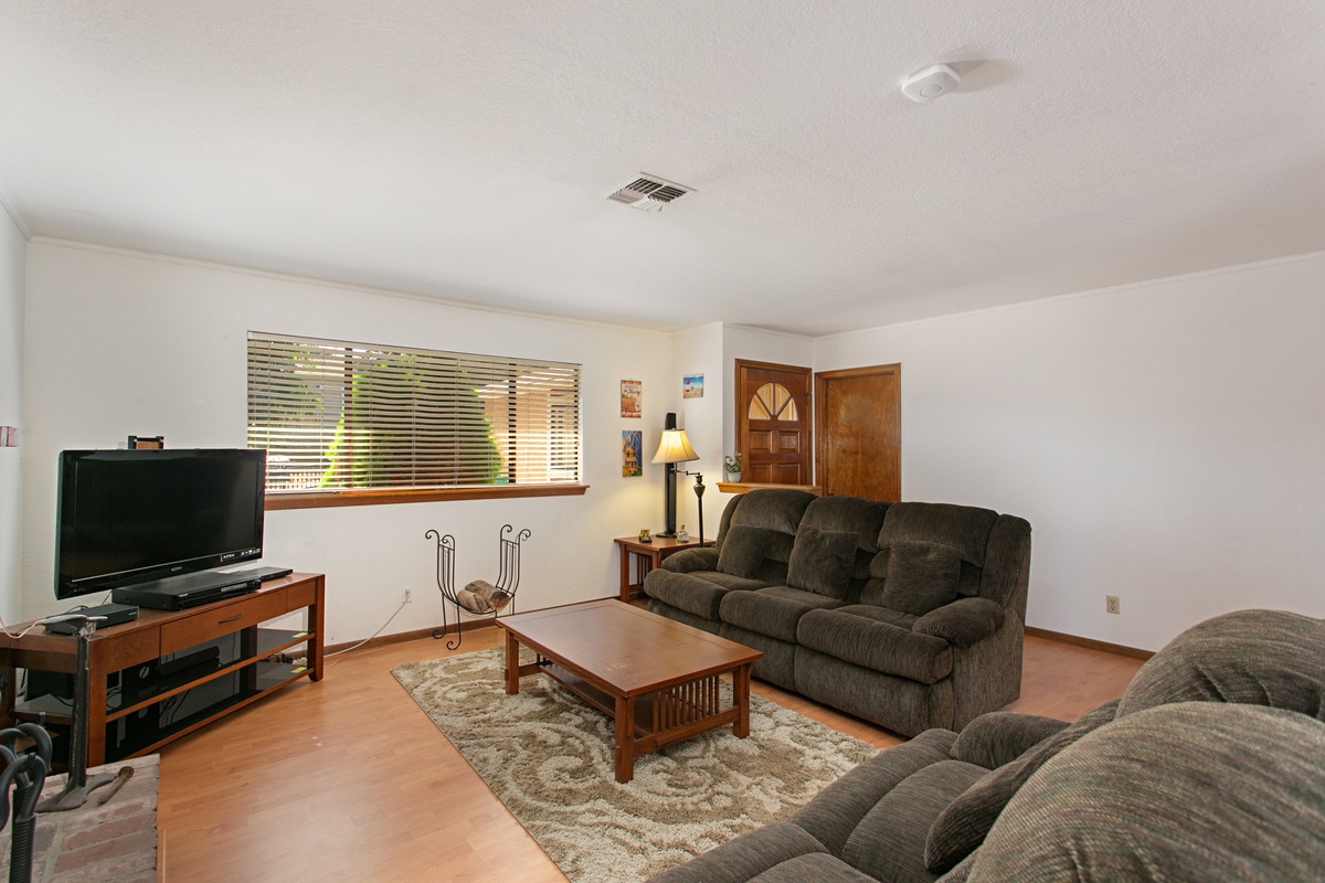 469 Rancho Vista Road Vista, CA 92083 - Photo 6 of 25 Gallery Image 6