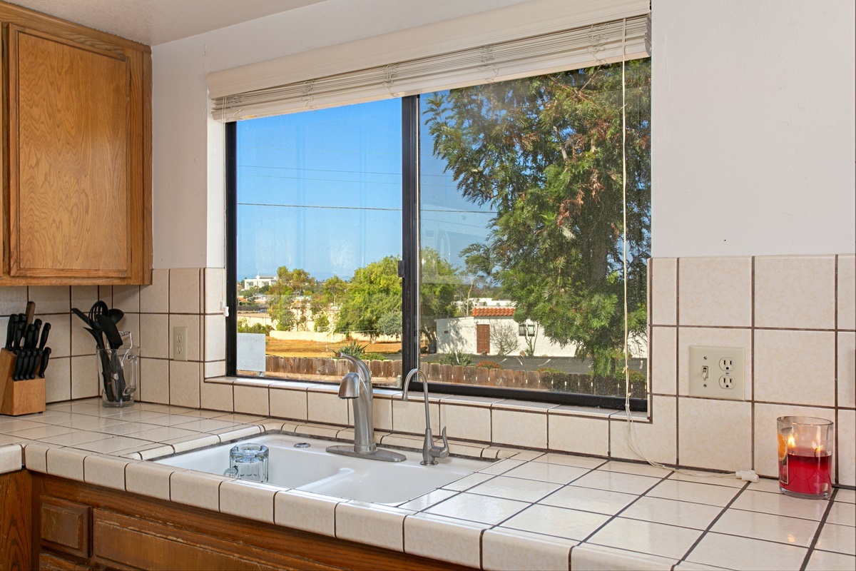 469 Rancho Vista Road Vista, CA 92083 - Photo 10 of 25 Gallery Image 10
