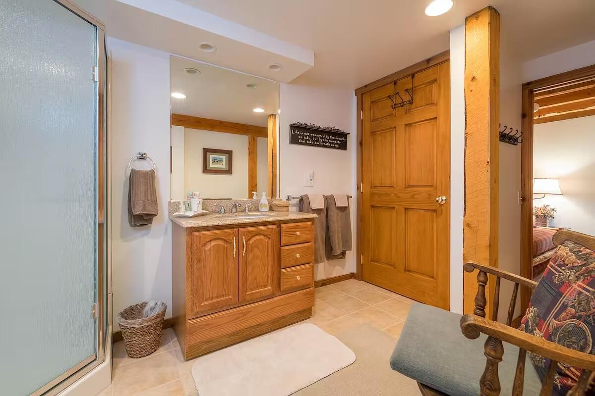 206 Skyline Drive Ketchum, ID 83340 - Photo 14 of 24 Bathroom