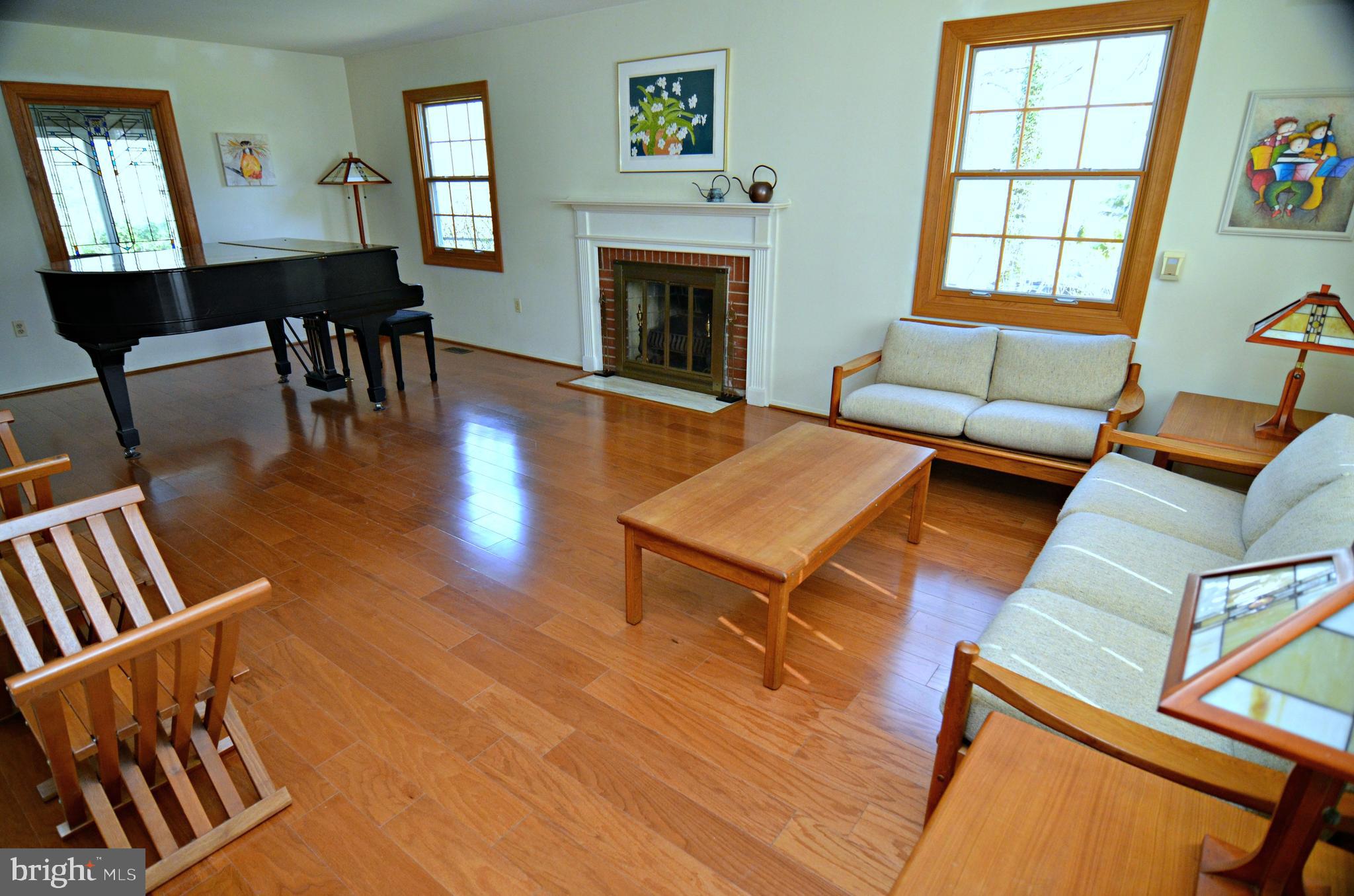 12408 Eastgate Lane Laurel, MD 20708 - Photo 6 of 81 Gallery Image 6