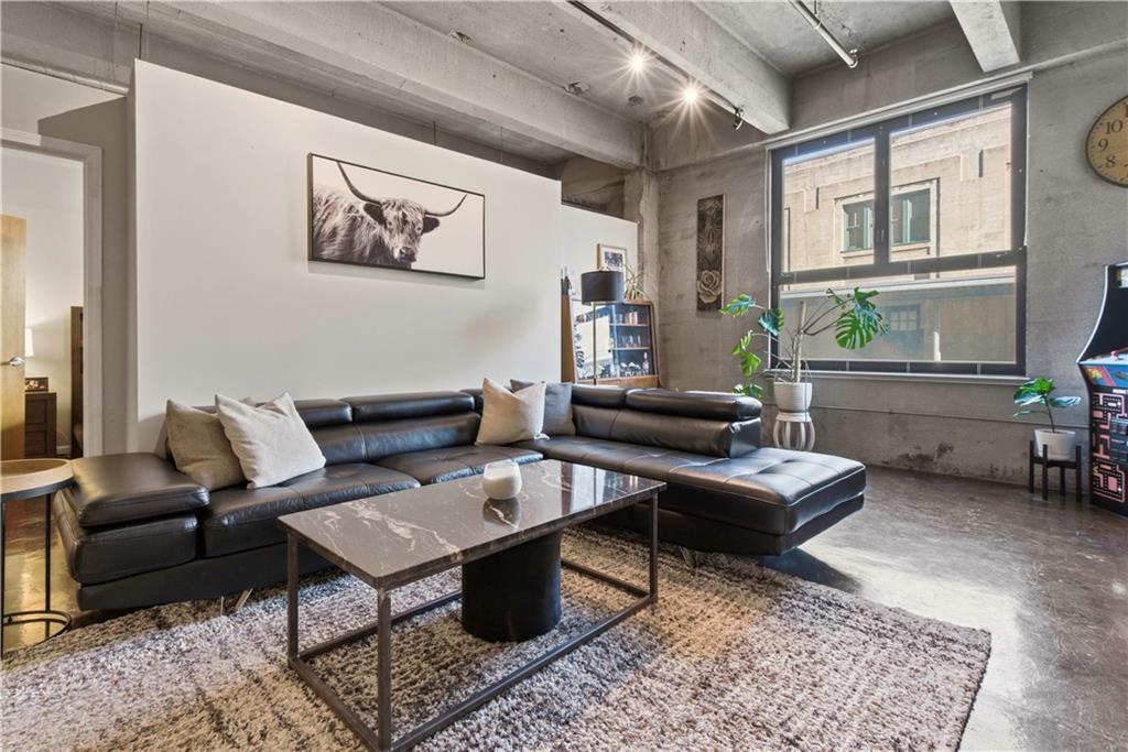 360 West Pershing Road, Unit 30 Kansas City, MO 64108 - Photo 11 of 28