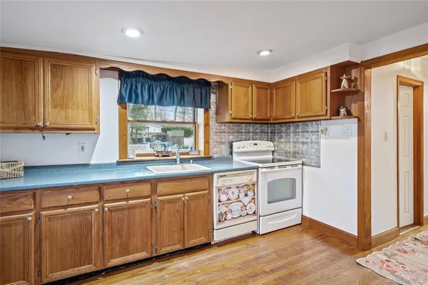 $399,999 | 105 Lookout Drive, Sound Beach, NY 11789