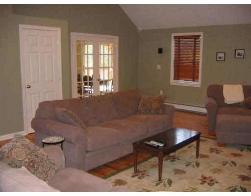 25 Randolph Road Wilmington, MA 01887 - Photo 5 of 8 Gallery Image 5