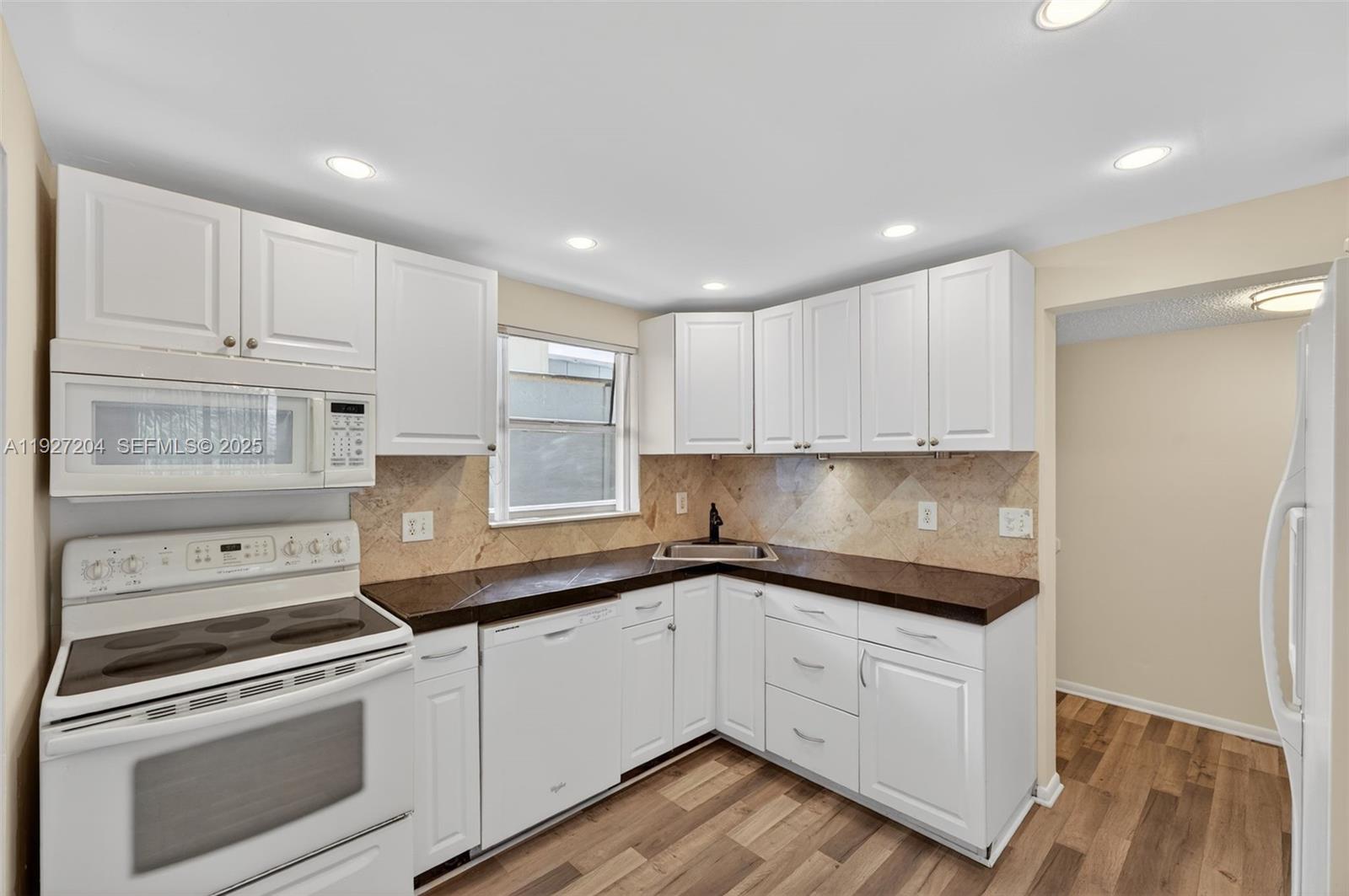 3100 Riverside Drive, Unit 305 Coral Springs, FL 33065 - Photo 3 of 39