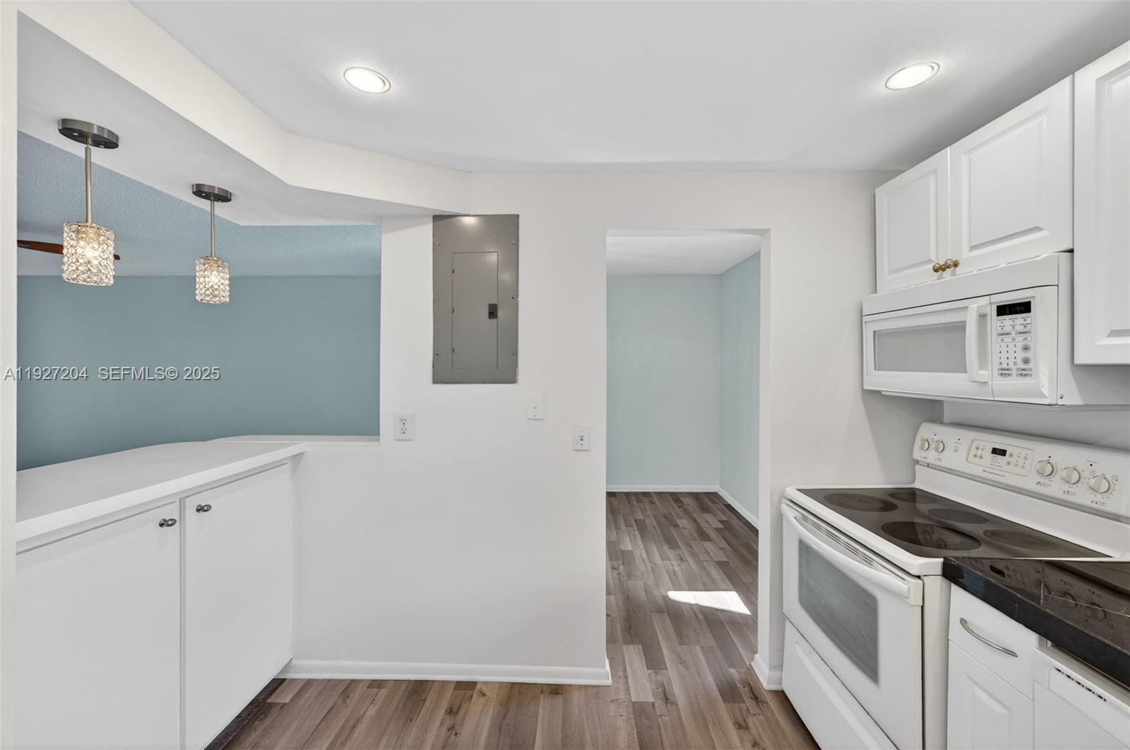 3100 Riverside Drive, Unit 305 Coral Springs, FL 33065 - Photo 6 of 39