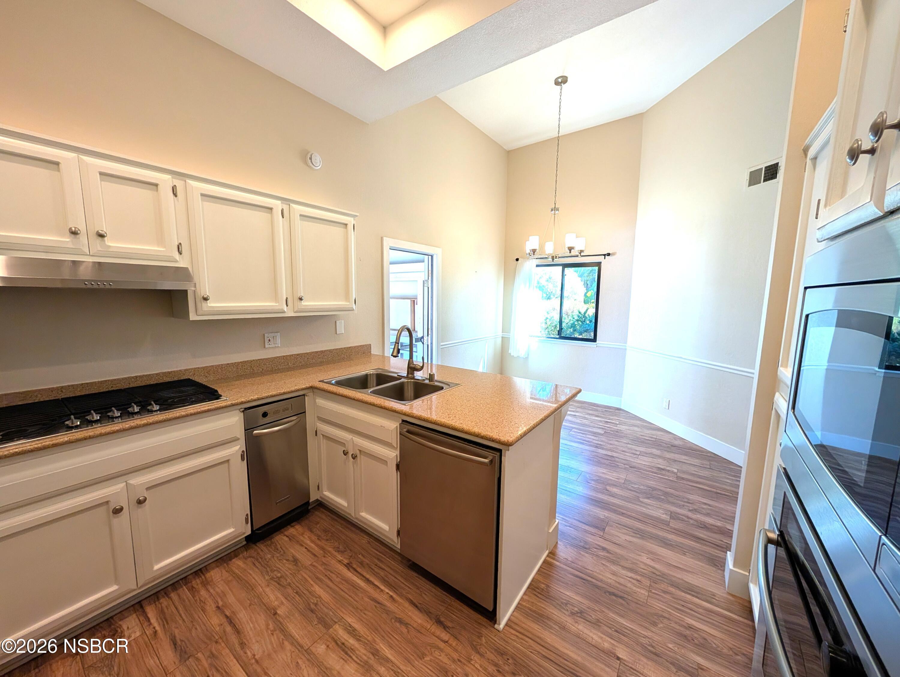 1508 Oakridge Park Road Santa Maria, CA 93455 - Photo 11 of 41 Kitchen 4