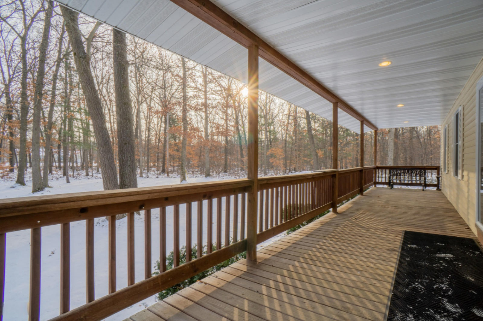 1885 South Maple Island Road Muskegon, MI 49442 - Photo 3 of 20 Front Porch