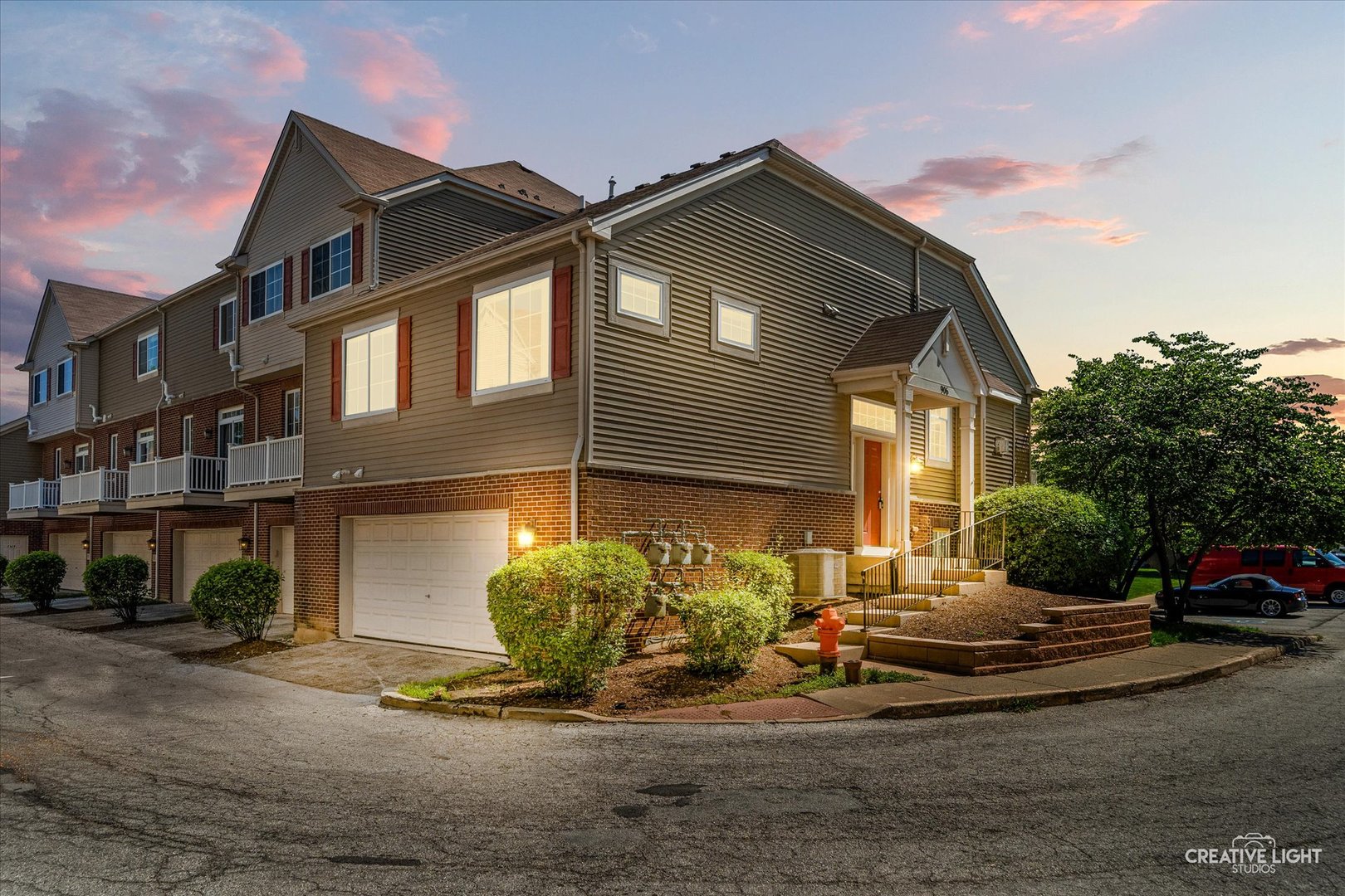 906 Neudearborn Lane Naperville, IL 60563 - Photo 2 of 27