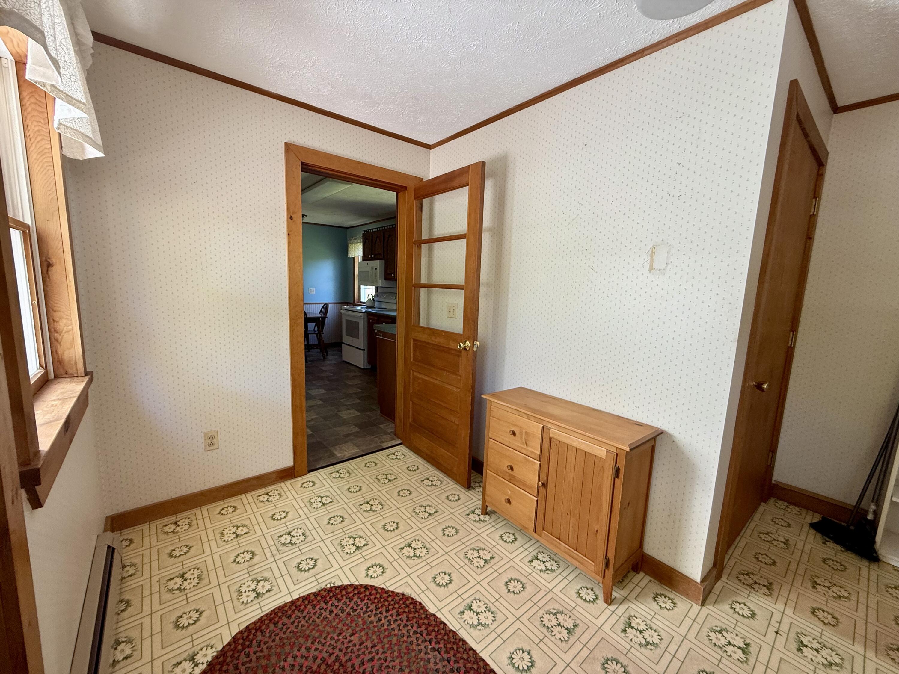 76 Old Lewiston Road Monmouth, ME 04265 - Photo 4 of 24 Mud room