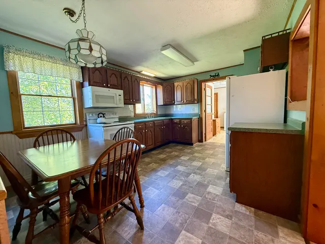 $275,000 | 76 Old Lewiston Road, Monmouth, ME 04265