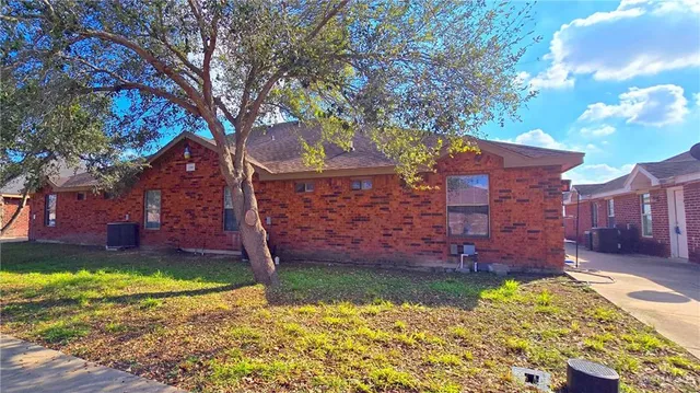 $850 | 1302 Prosperity Drive, Unit C, Edinburg, TX 78541
