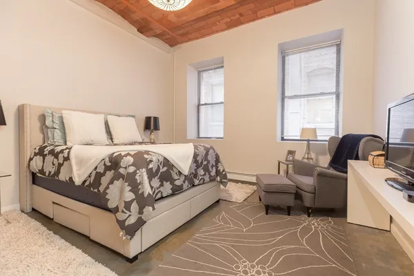 $4,700 | 717 Atlantic Avenue, Unit 3C, Boston, MA 02111