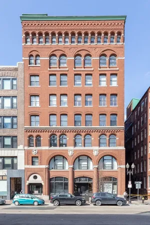 $4,700 | 717 Atlantic Avenue, Unit 3C, Boston, MA 02111