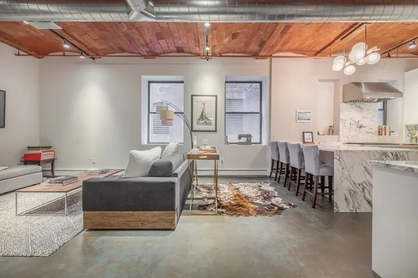 $4,700 | 717 Atlantic Avenue, Unit 3C, Boston, MA 02111