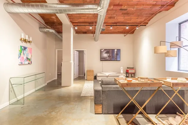 $4,700 | 717 Atlantic Avenue, Unit 3C, Boston, MA 02111