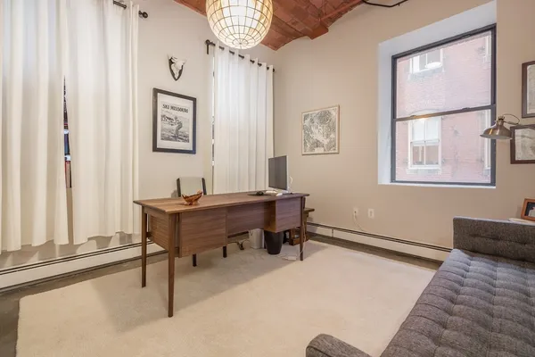 $4,700 | 717 Atlantic Avenue, Unit 3C, Boston, MA 02111