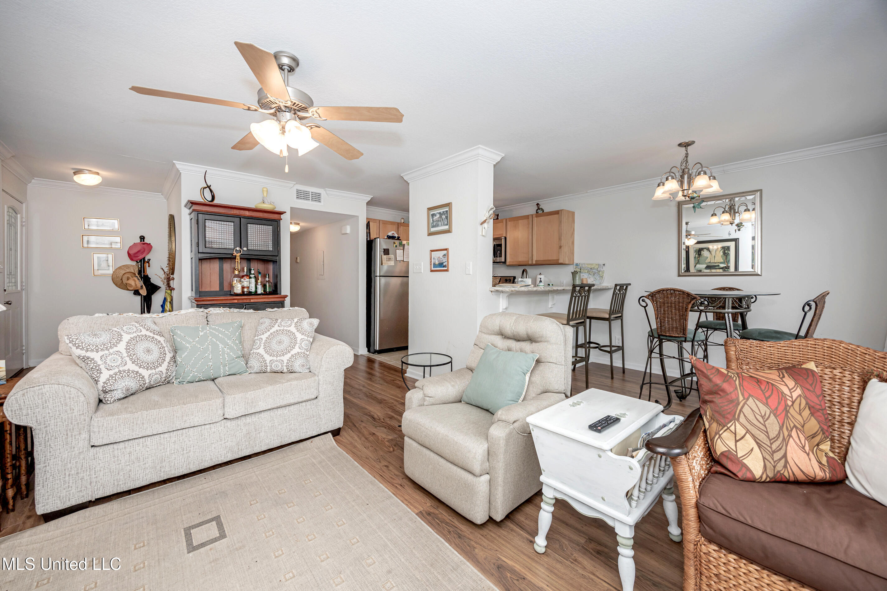 3230 Cumberland Road, Unit 18 Ocean Springs, MS 39564 - Photo 7 of 48 IMG_8078